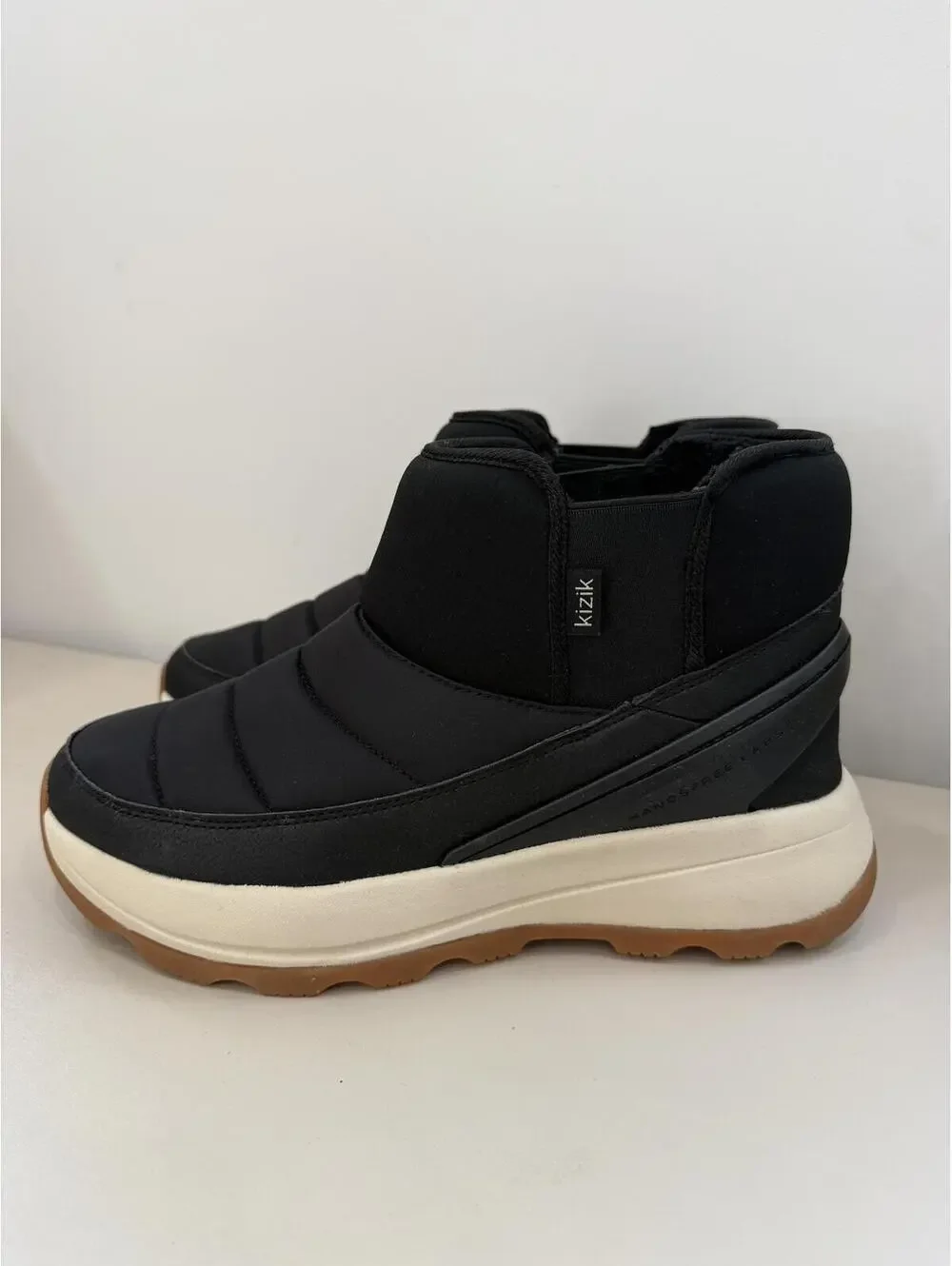 Kizik Black Slip-On Casual Shoes with White Sole Juno 2 Size 10
